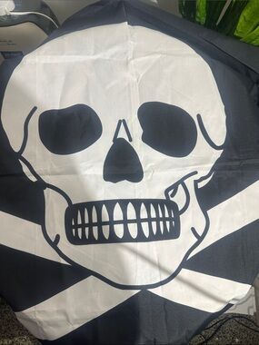 Black & White Pirate Skull Decorative Flag - Home Accent